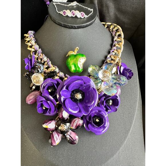 Shades of Green and Purple Jewelry Lots. Pre-Owned and Vintage. - Picture 14 of 16